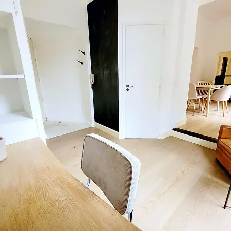 Apartment Superbe Centre-ville Avec Clim Parking & Terrasse