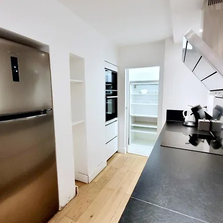 Apartment Superbe Centre-ville Avec Clim Parking & Terrasse